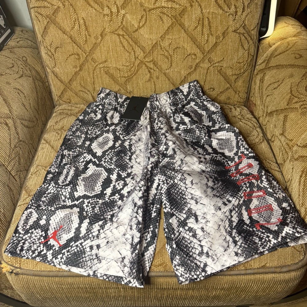 Nike Air Jordan Retro 11 Legacy Lightweight Snakeskin Shorts CI0312-072 Size S